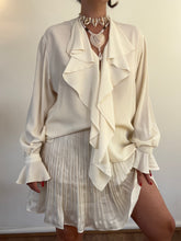 Load image into Gallery viewer, Vintage Y2K Ivory silk crepe Blouse Top
