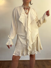 Load image into Gallery viewer, Vintage Y2K Ivory silk crepe Blouse Top
