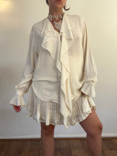 Load image into Gallery viewer, Vintage Y2K Ivory silk crepe Blouse Top
